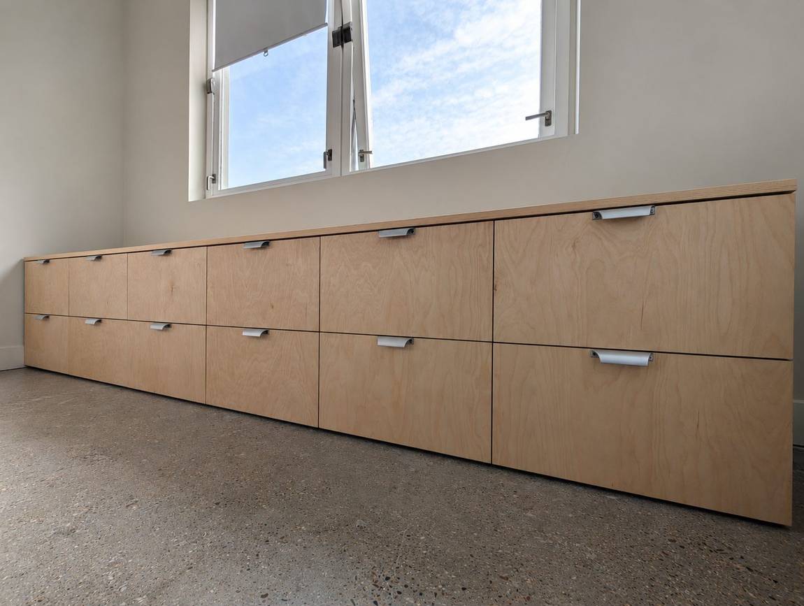 Wide shot of the cabinet run
